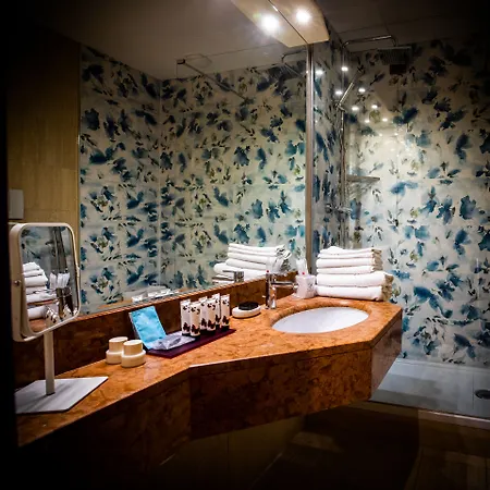 Otel The Originals Boutique, Palazzo Lovera