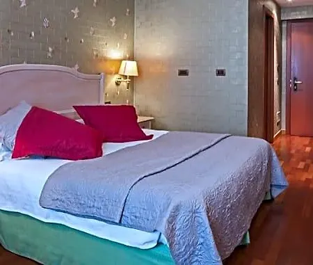 ホテル The Originals Boutique, Palazzo Lovera