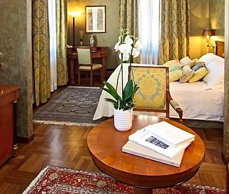 The Originals Boutique, Palazzo Lovera ホテル クーネオ