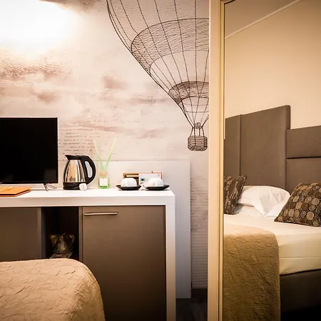 Hotel The Originals Boutique, Palazzo Lovera 4*